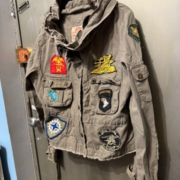 Vintage Military Bolero Cargo Jacket / Parka with Patches & reversible hood - Picture 7 of 16